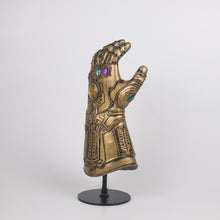Carregar imagem no visualizador da galeria, Manopla do Thanos by Sloan Store 2019 - 12x de R$ 10,36