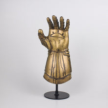 Carregar imagem no visualizador da galeria, Manopla do Thanos by Sloan Store 2019 - 12x de R$ 10,36